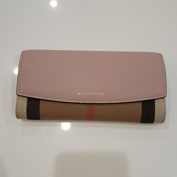 Burberry handbag and wallet - Picture 7 of 10